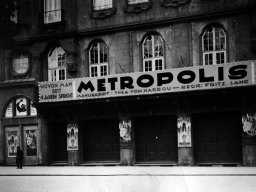1927 Aussenansicht - Metropolis_3